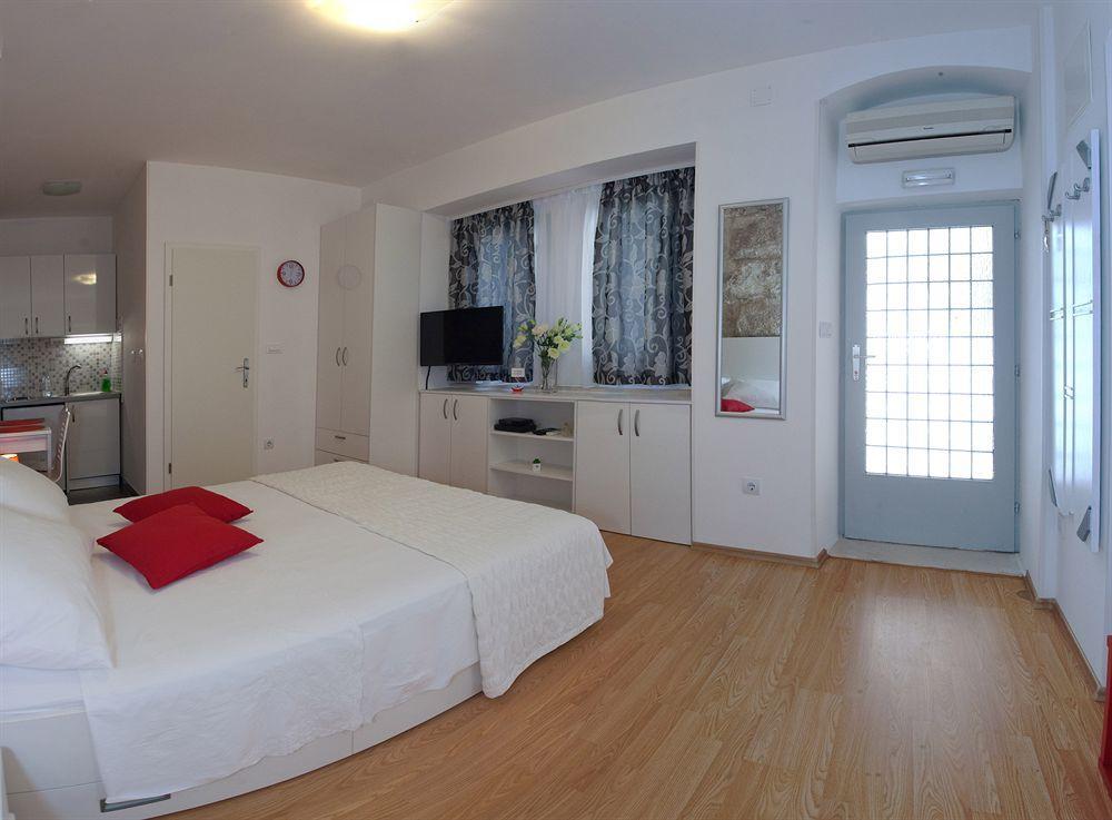 Cro Jet Set Apartments Спліт Екстер'єр фото