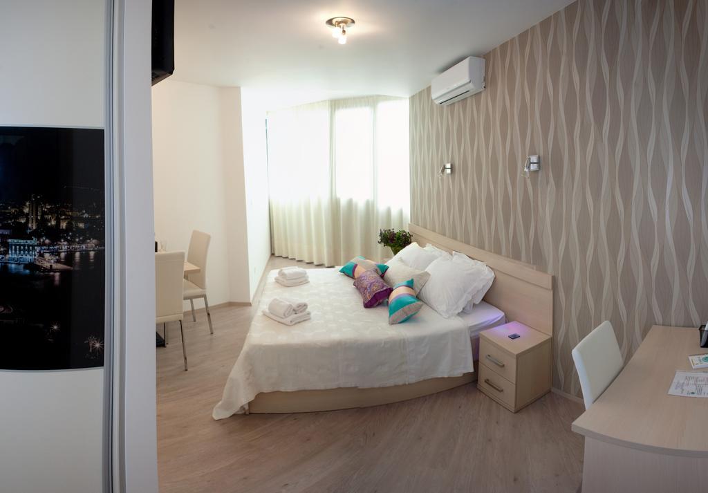 Cro Jet Set Apartments Спліт Екстер'єр фото