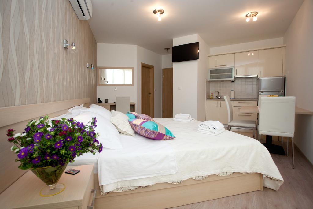 Cro Jet Set Apartments Спліт Екстер'єр фото