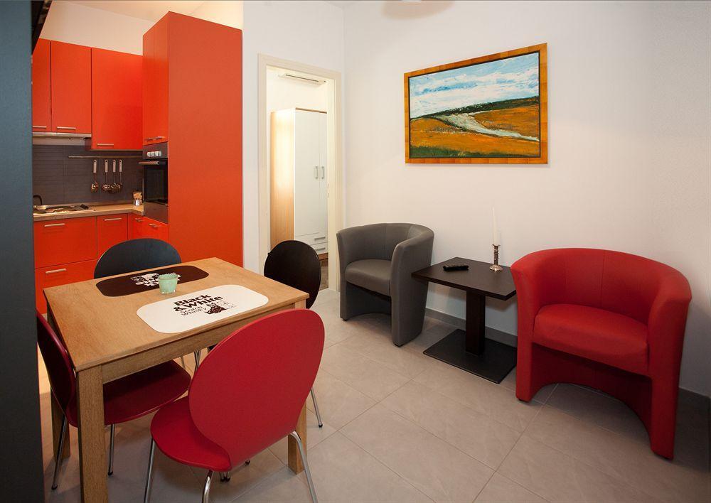 Cro Jet Set Apartments Спліт Екстер'єр фото