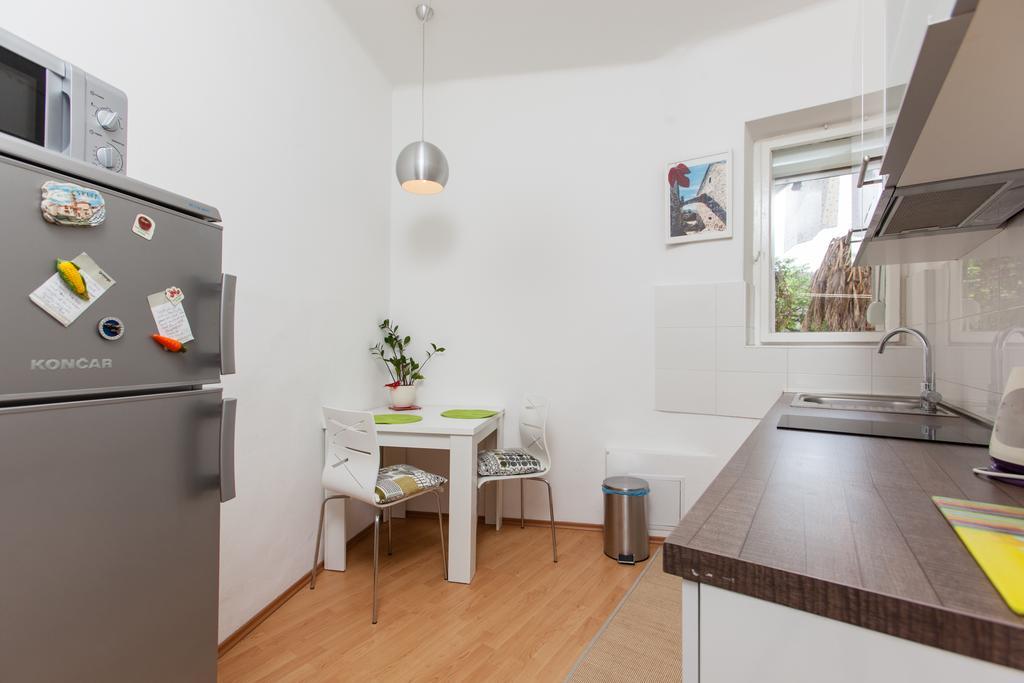 Cro Jet Set Apartments Спліт Екстер'єр фото