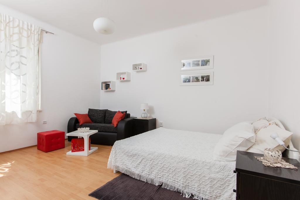 Cro Jet Set Apartments Спліт Екстер'єр фото